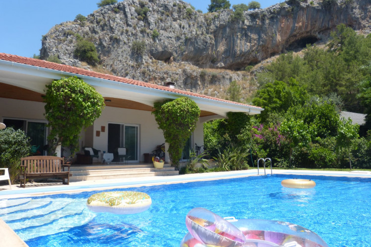 Вилла 4+1 в Гёчеке, Турция | PBB-22003