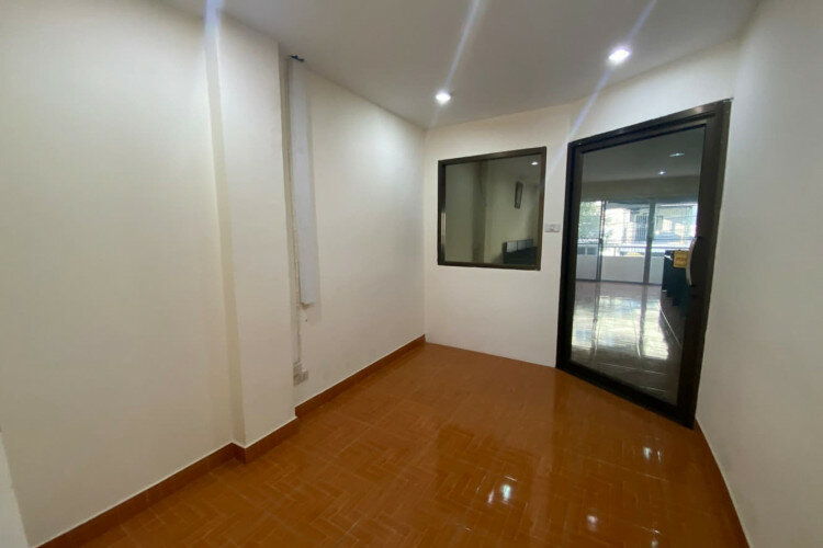 Готовый бизнес в Банг Ламунге, Таиланд | THE439279